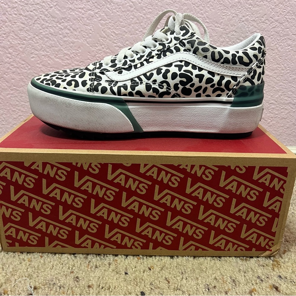 Vans Women’s 8 UV Cheetah Print Stacked Platform Vans